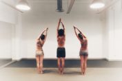 Llegan los “yogadictos” del Bikram Yoga