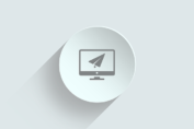 Icono con un monitor y un avión de papel en su interior representando una landing page